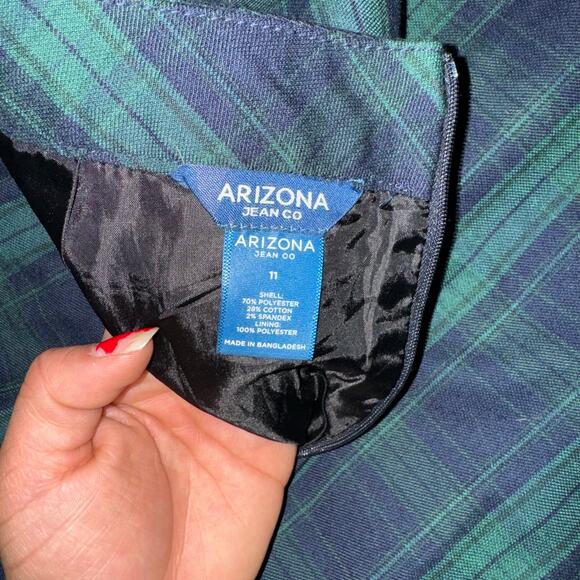 Arizona Jean Co Green/Blue Plaid Mini Skirt Women's Size 11 Gently Used - Picture 8 of 8